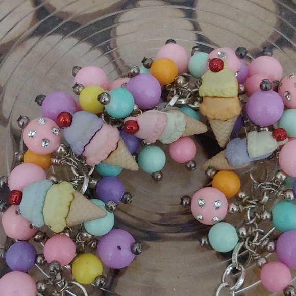 Ice Cream Beaded Jangle Danlge Charm Bracelet - Picture 2 of 5